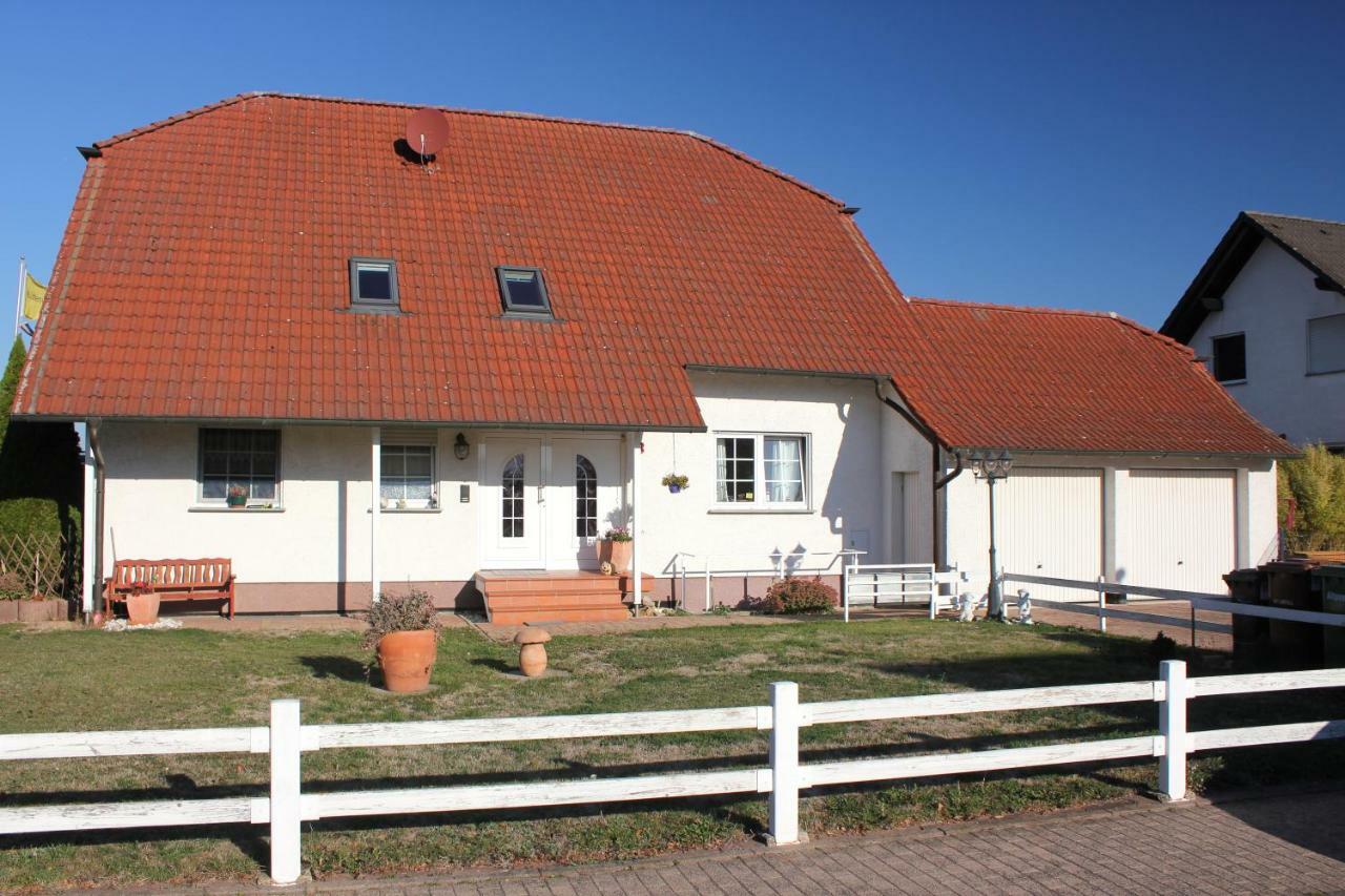 Ruhige Und Gemuetliche Ferienwohnung In Calden Zewnętrze zdjęcie